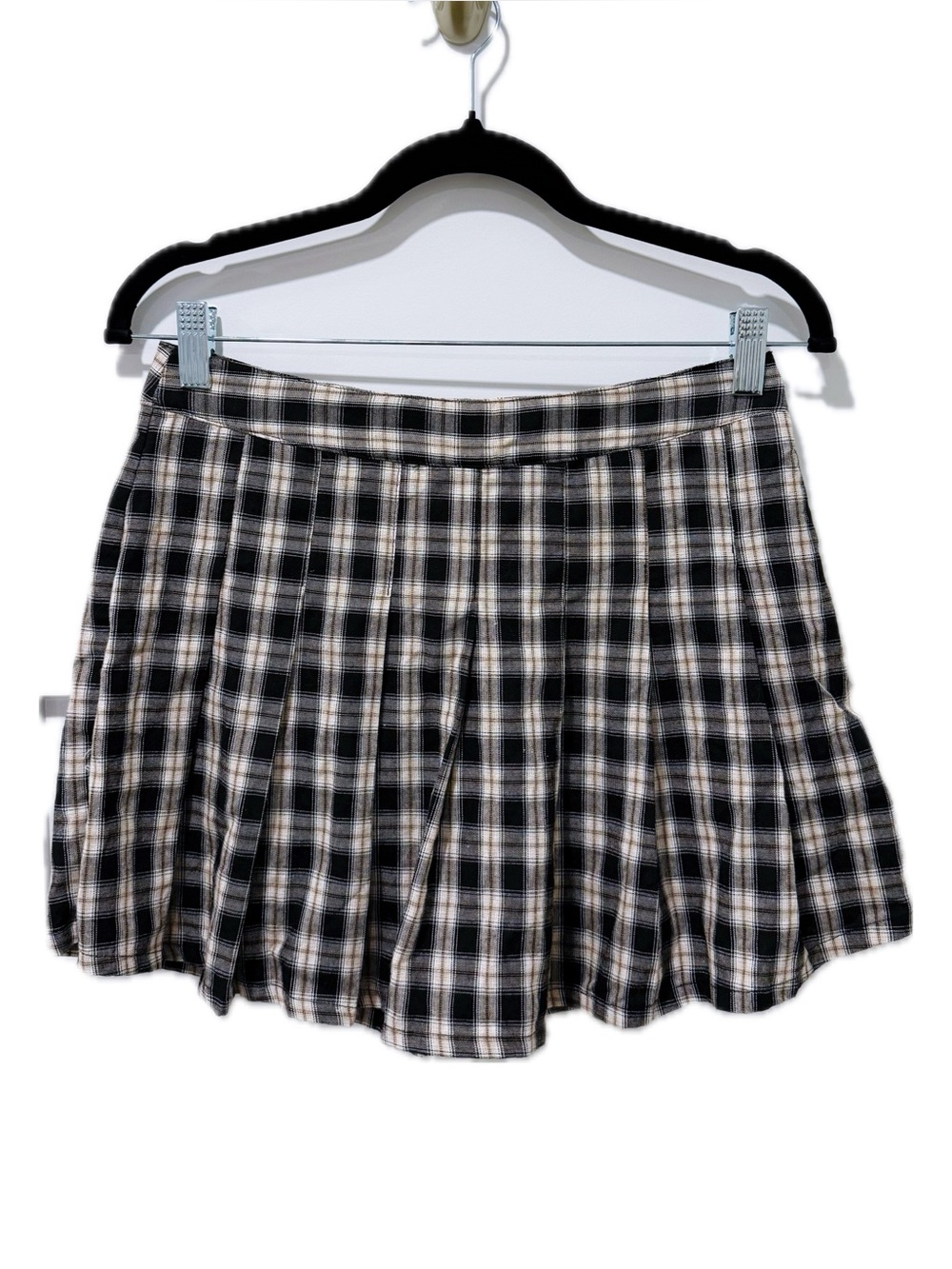 Le Lis Plaid Mini Skort in Black and White